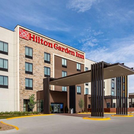 Hilton Garden Inn Hays, Ks Ngoại thất bức ảnh