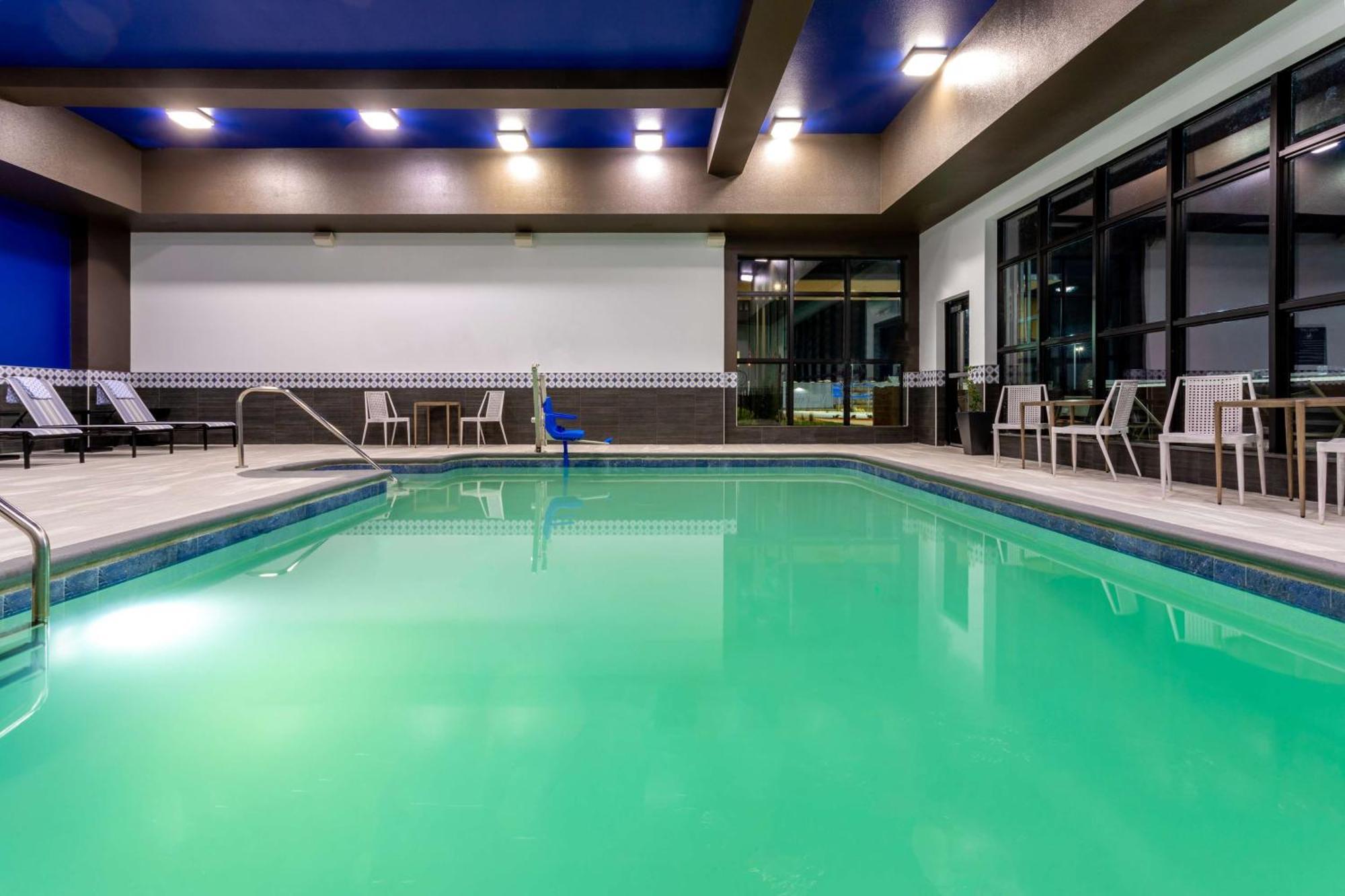 Hilton Garden Inn Hays, Ks Ngoại thất bức ảnh