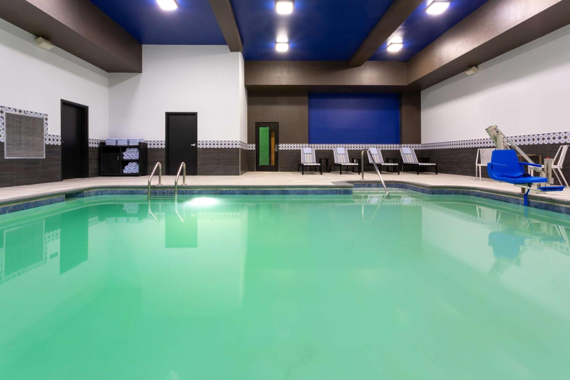 Hilton Garden Inn Hays, Ks Ngoại thất bức ảnh