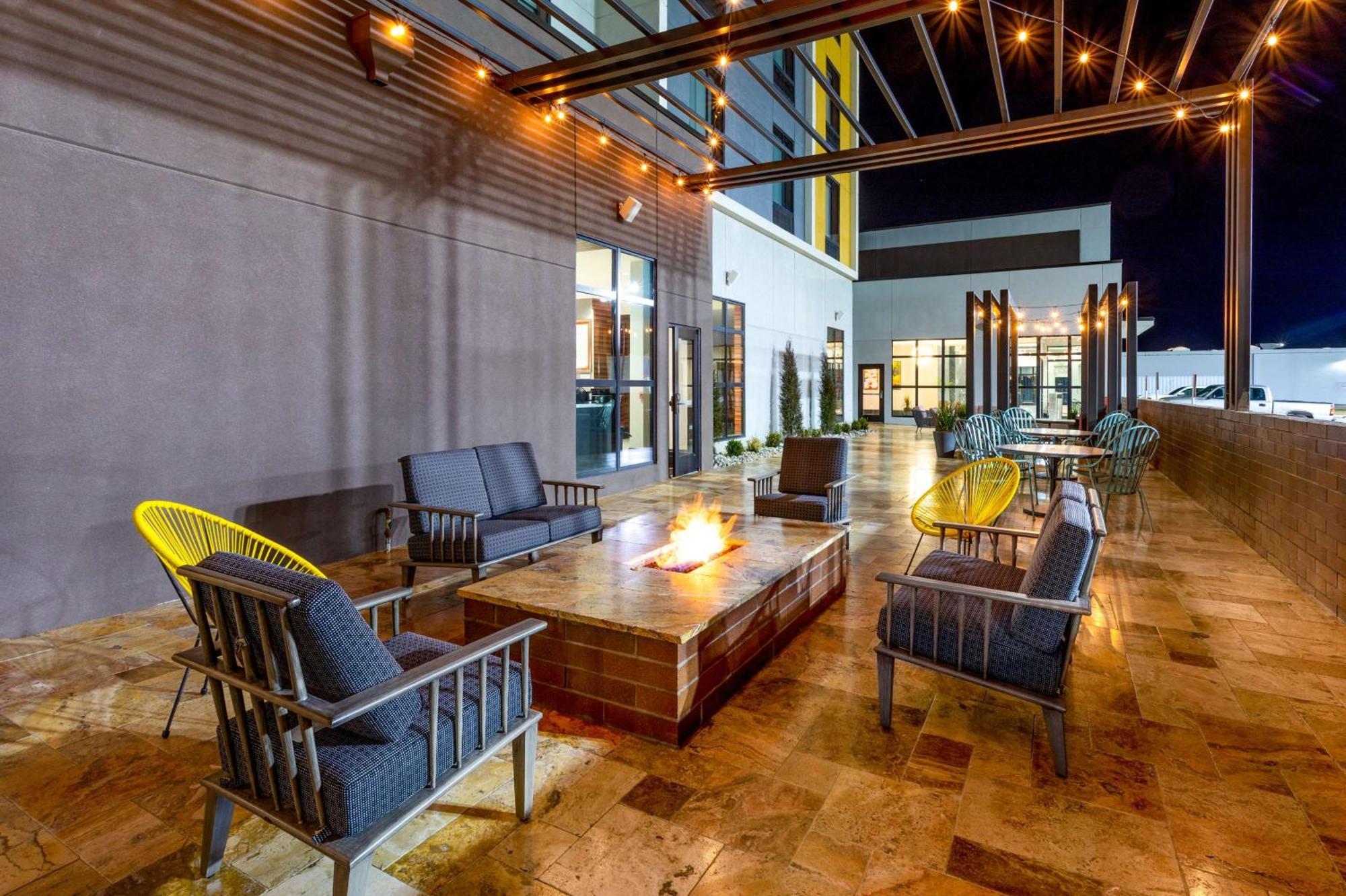 Hilton Garden Inn Hays, Ks Ngoại thất bức ảnh