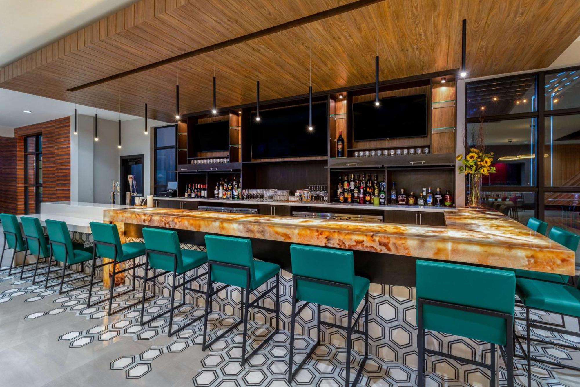Hilton Garden Inn Hays, Ks Ngoại thất bức ảnh