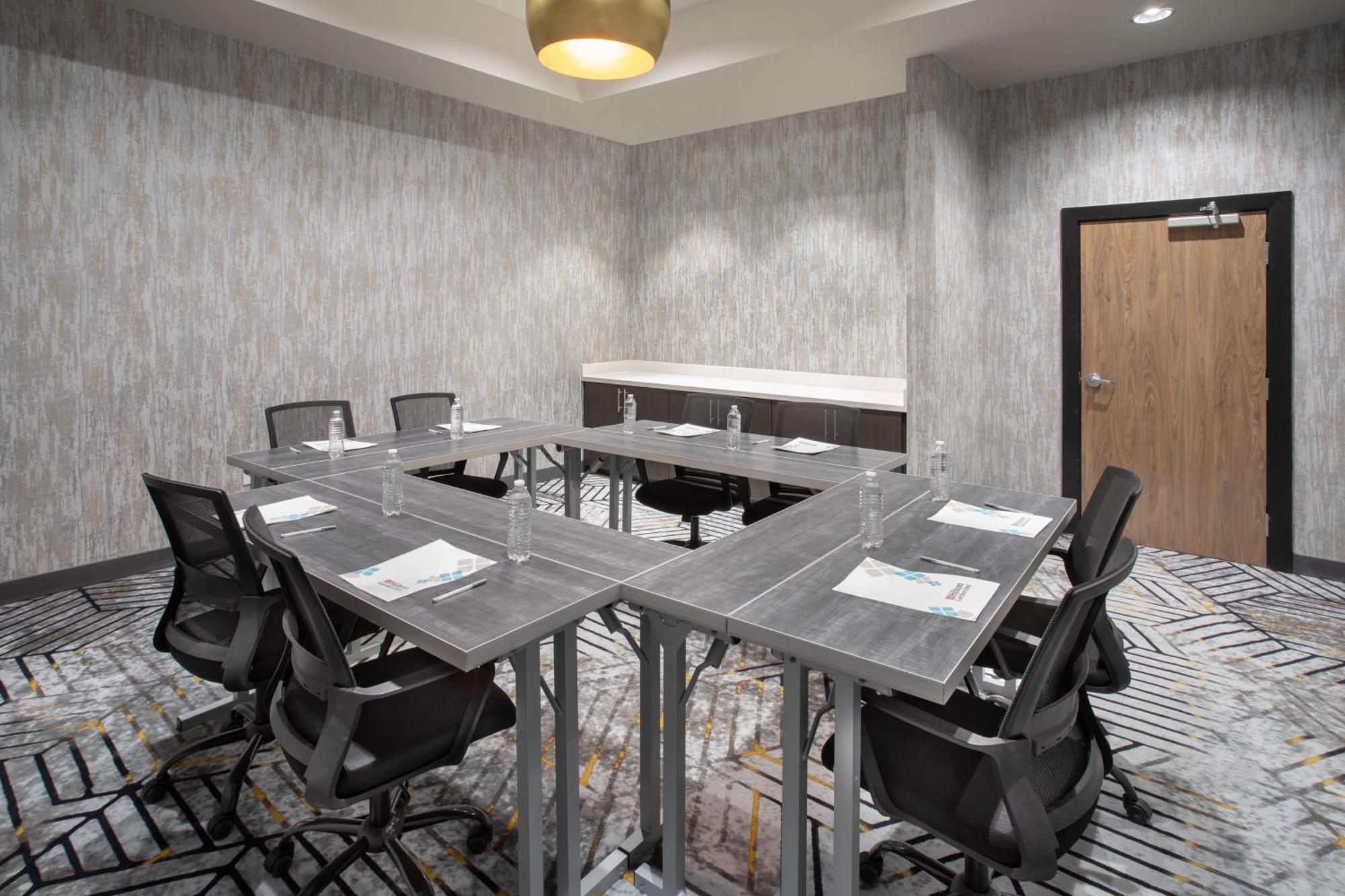 Hilton Garden Inn Hays, Ks Ngoại thất bức ảnh